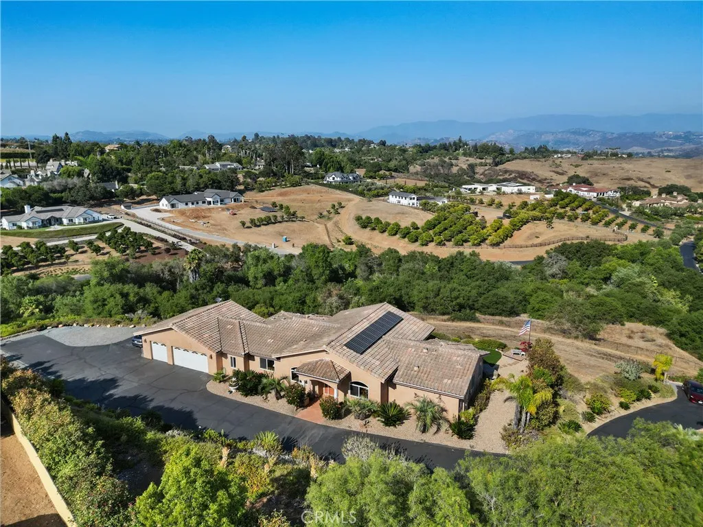 https://cdn.realtyfeed.com/cdn/127/306516204/f563facfe9af84aaeb658172f000e27d.webp