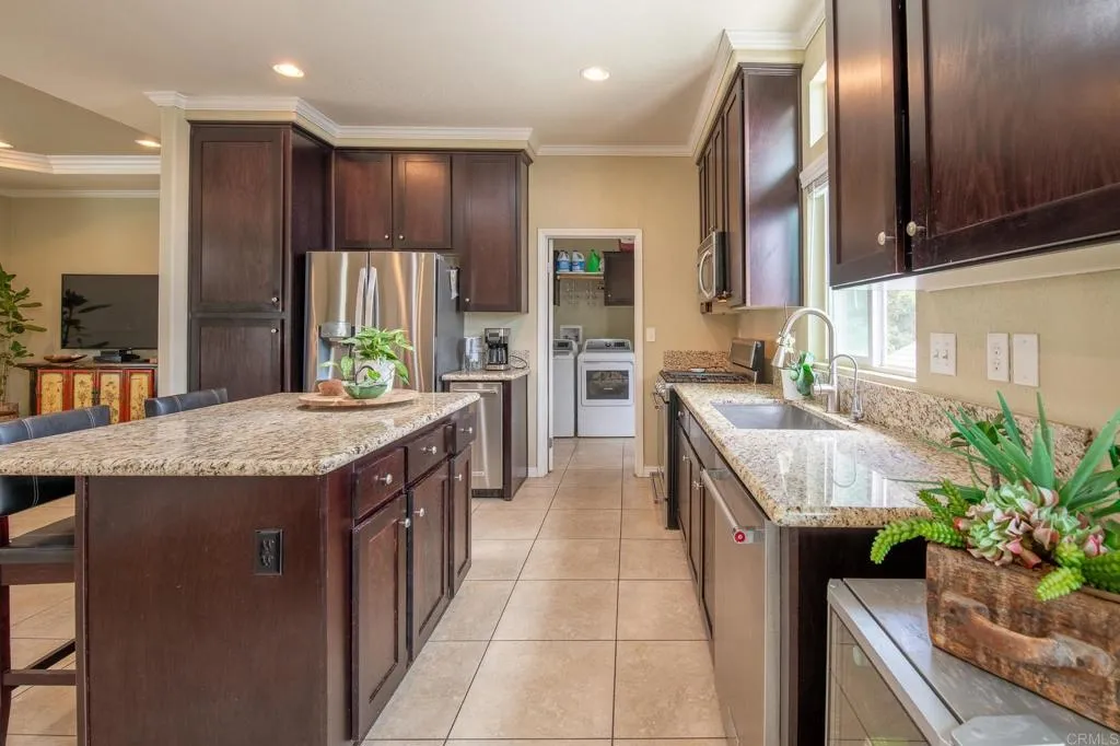 https://cdn.realtyfeed.com/cdn/127/306516573/5442eb2e072341f5719459c319618f7b.webp