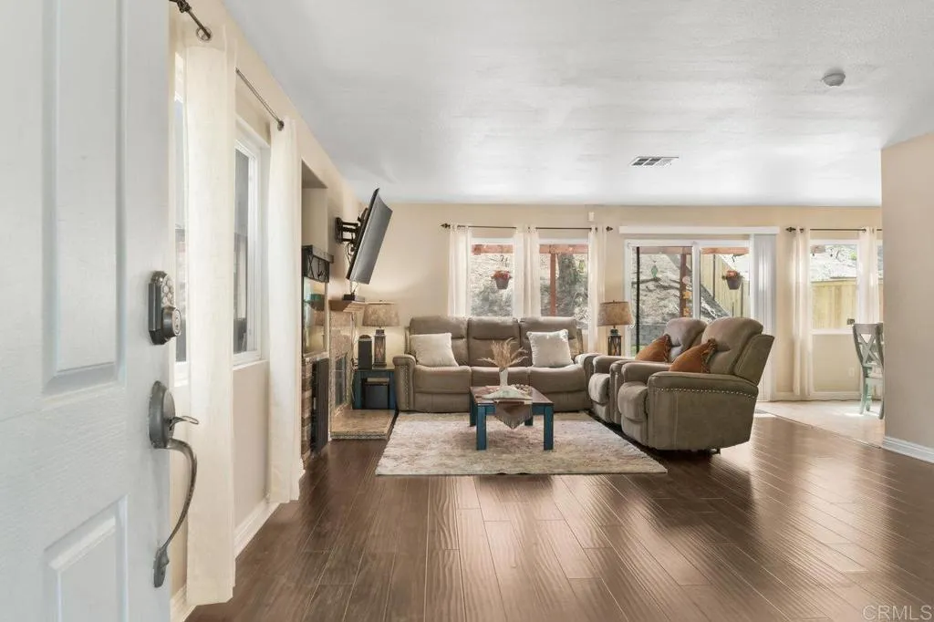 https://cdn.realtyfeed.com/cdn/127/306516585/6089fd3d10849406af34592cc73b9486.webp