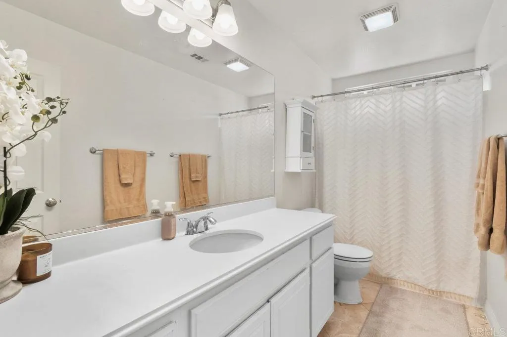 https://cdn.realtyfeed.com/cdn/127/306516585/c09fcd46c66a435b65be8f4f930349fa.webp