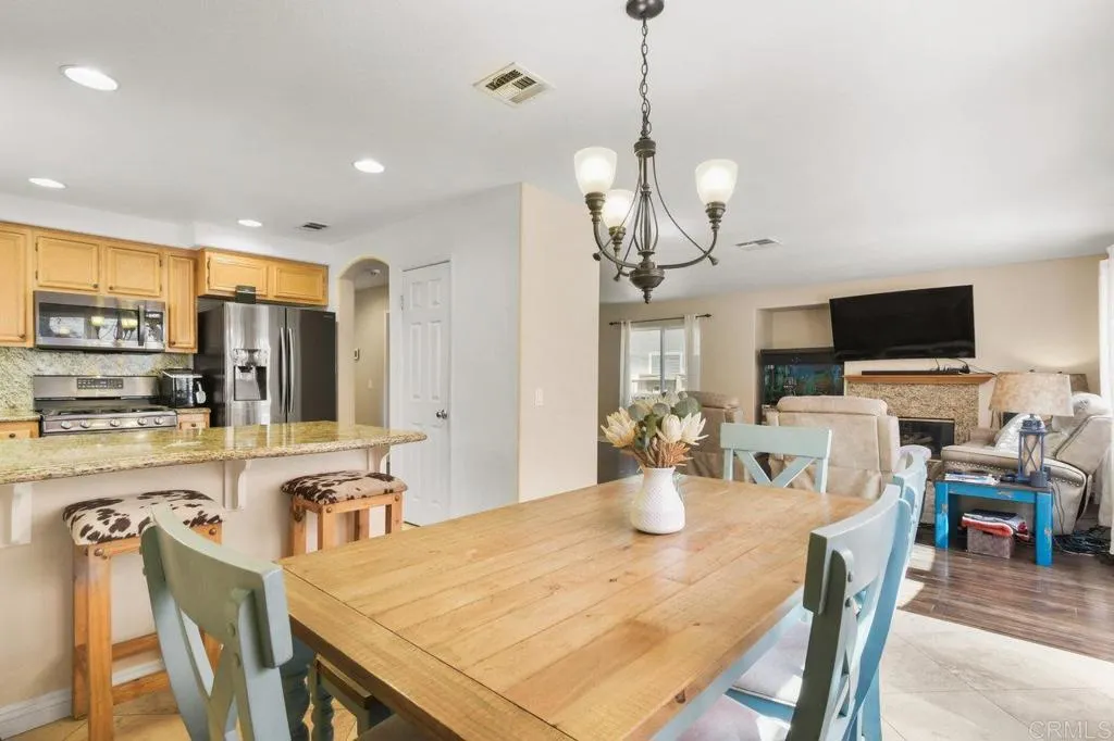 https://cdn.realtyfeed.com/cdn/127/306516585/ca3985ceb3caccca902fd0b0f710a20a.webp