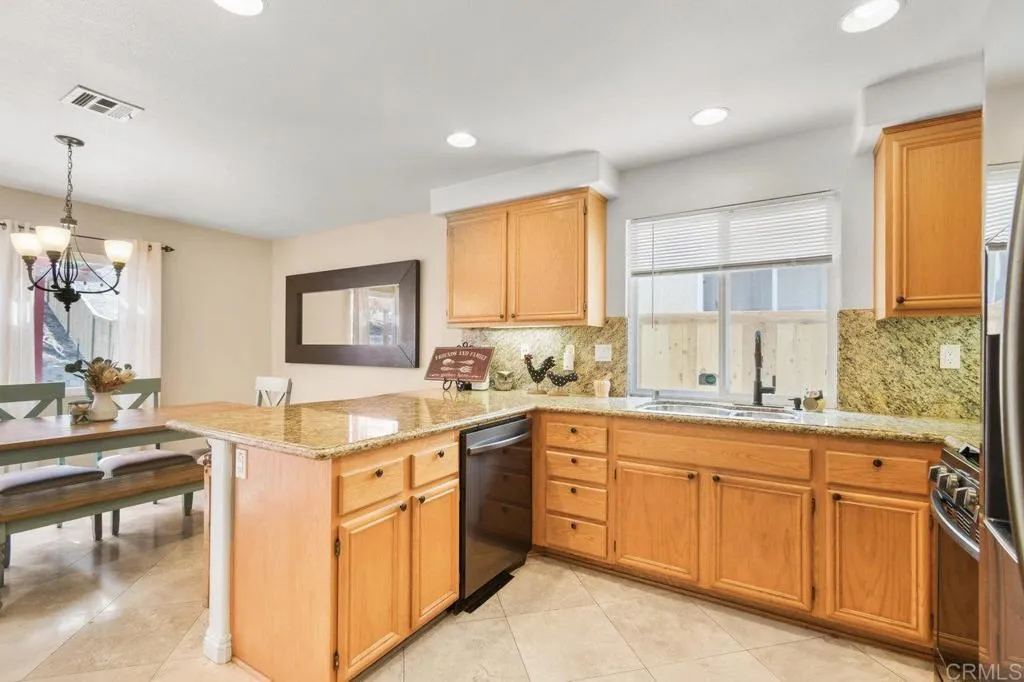 https://cdn.realtyfeed.com/cdn/127/306516585/e27595c2d4c03d585fa1befbeec6fe90.webp