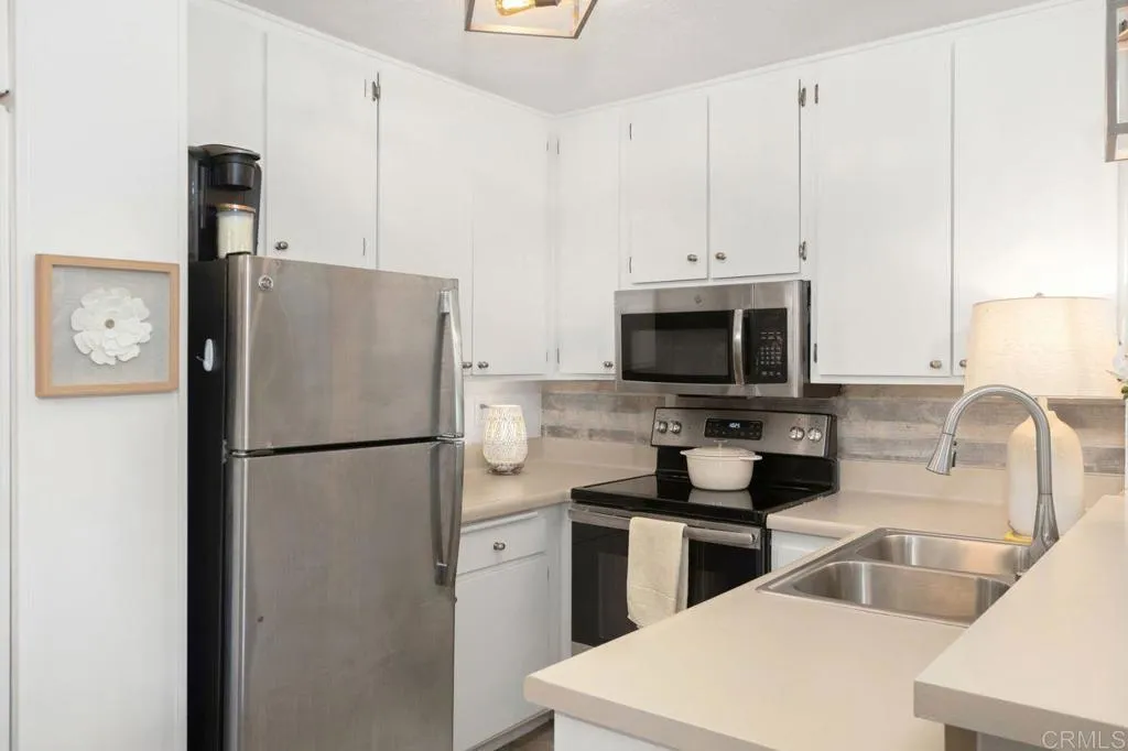 Photo #5: PTP2506122 Listing 