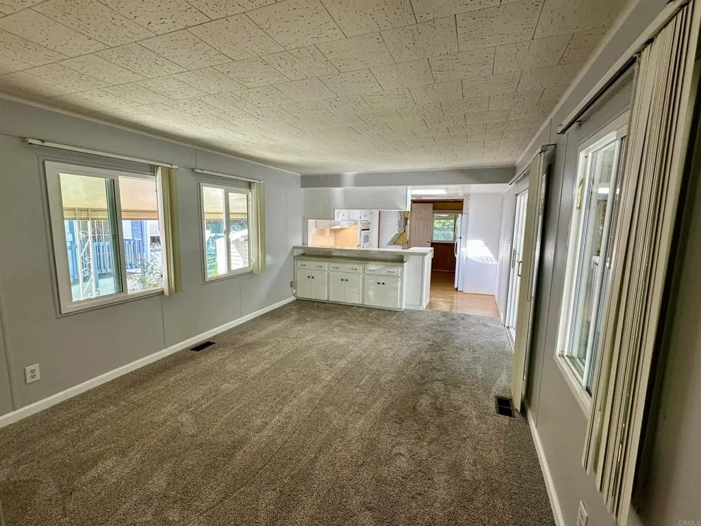 https://cdn.realtyfeed.com/cdn/127/306516682/6b941355ecfc06deee2e1cb4f7f6ed49.webp