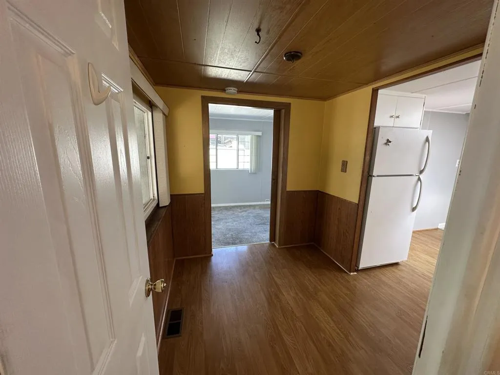 https://cdn.realtyfeed.com/cdn/127/306516682/f7b2db6c442fbf5a7dd832ccef89927f.webp