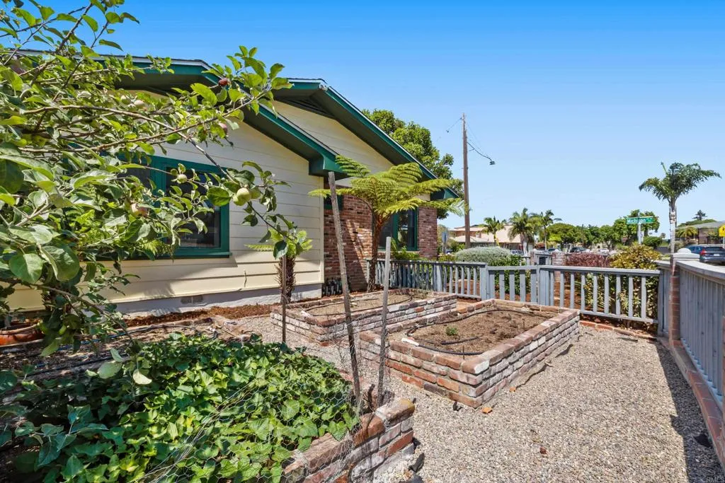 https://cdn.realtyfeed.com/cdn/127/306516712/122682f3f2f02a64450647e8e7f03f58.webp