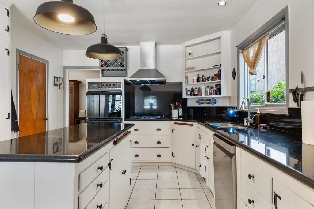https://cdn.realtyfeed.com/cdn/127/306516712/68c4667219c6345198cf41cdb1b2e94f.webp