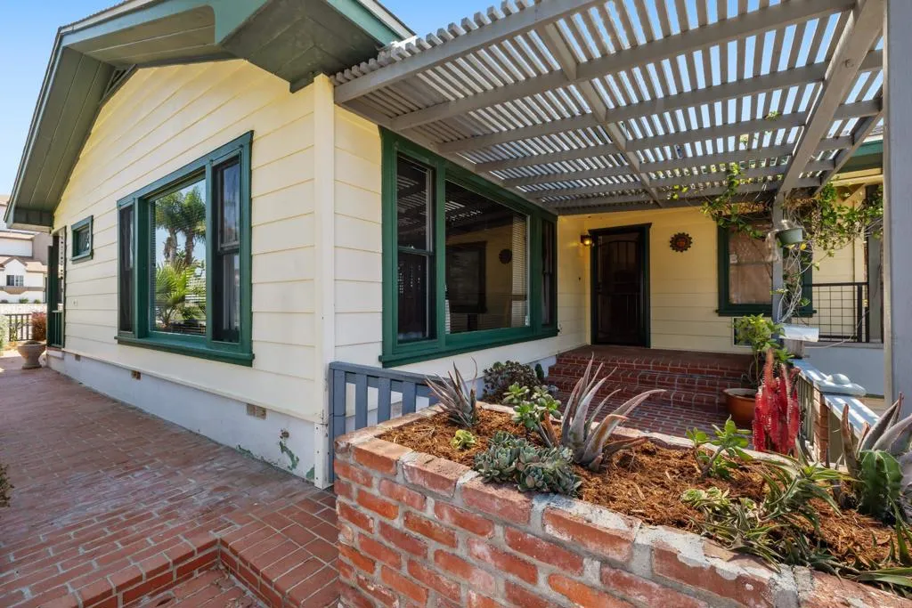 https://cdn.realtyfeed.com/cdn/127/306516712/dfcbafe738e18d54b96e136f5319fbf7.webp