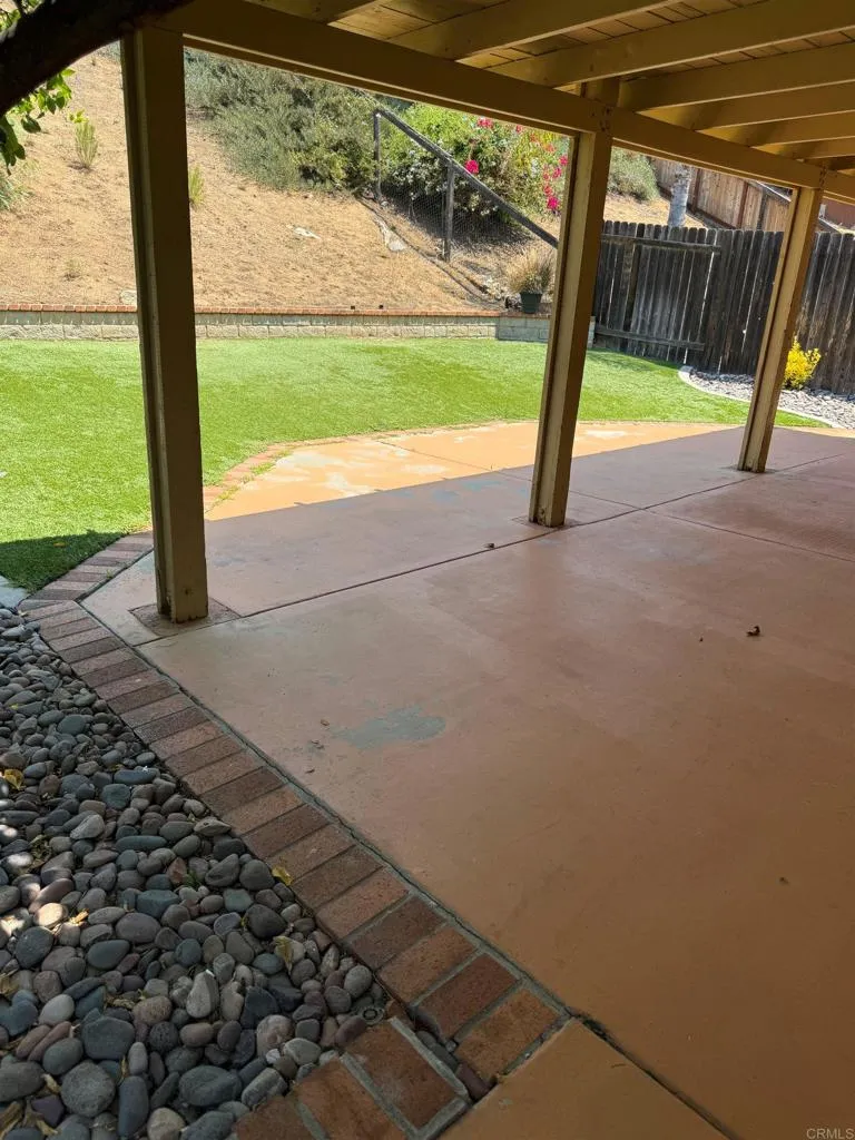 https://cdn.realtyfeed.com/cdn/127/306516768/ff661f0b36f808566e0a975025f37f4f.webp