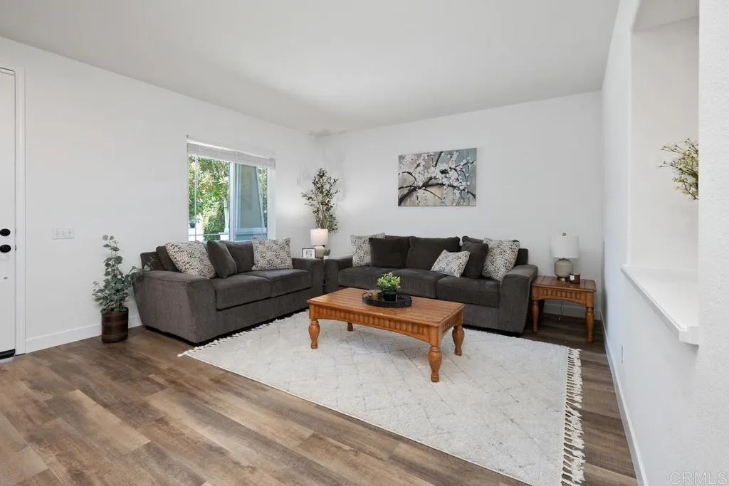 https://cdn.realtyfeed.com/cdn/127/306516826/3be2f9d3b040de8f9d2d3da5dab2ff85.webp