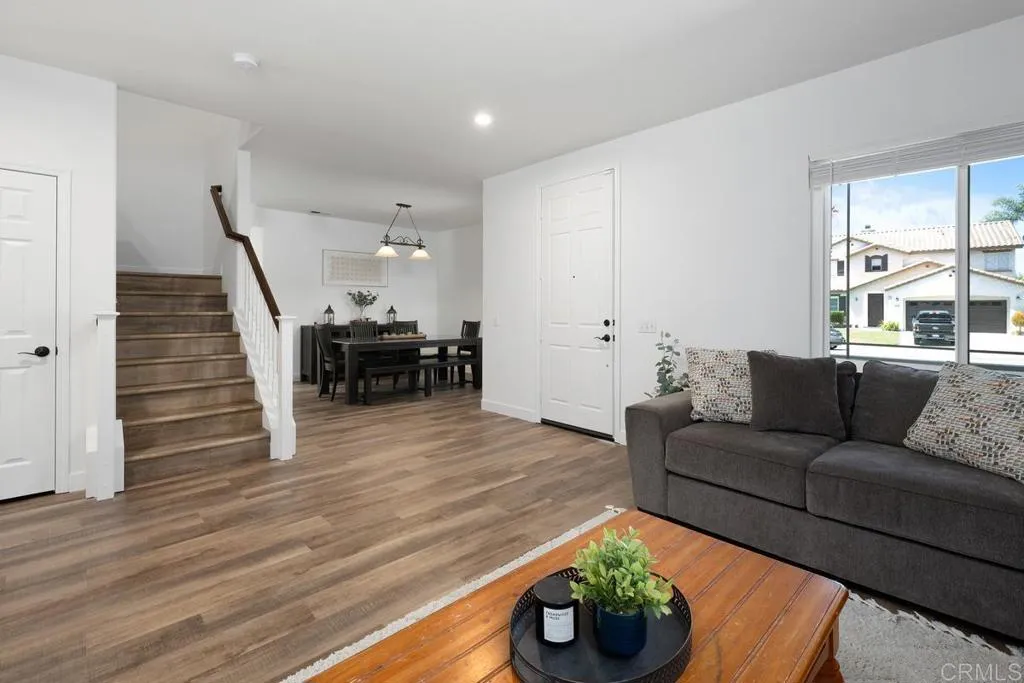 https://cdn.realtyfeed.com/cdn/127/306516826/d4719efb020d75fad54880f48a8f1b2e.webp