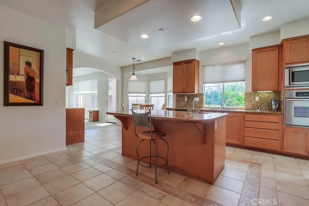 https://cdn.realtyfeed.com/cdn/127/306516925/328697645b268aa4bc2bd85212740712.webp