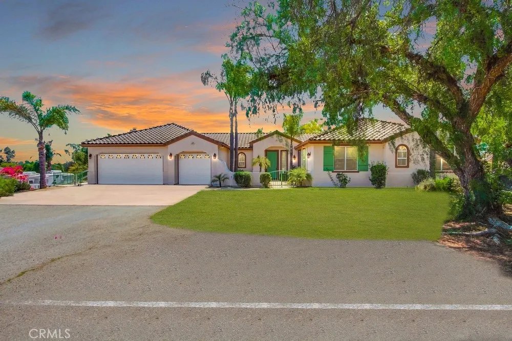 https://cdn.realtyfeed.com/cdn/127/306516925/878256ce83d24ed7bd876191b1d5e05d.webp