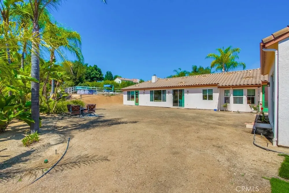 https://cdn.realtyfeed.com/cdn/127/306516925/a3c524c0fb24423f91f1e525d973324a.webp