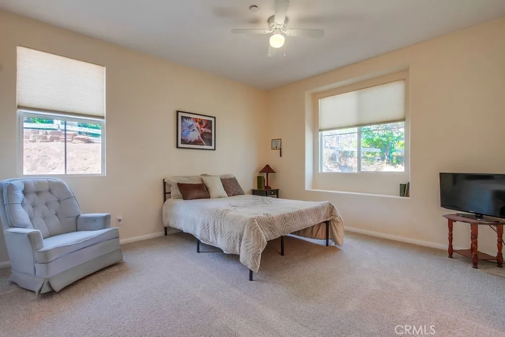 https://cdn.realtyfeed.com/cdn/127/306516925/a5e86ec139708c53e135d5fe2e9b4ac9.webp