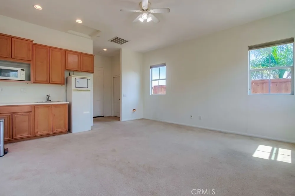 https://cdn.realtyfeed.com/cdn/127/306516925/ac81d915587162e0fdec23575128f722.webp