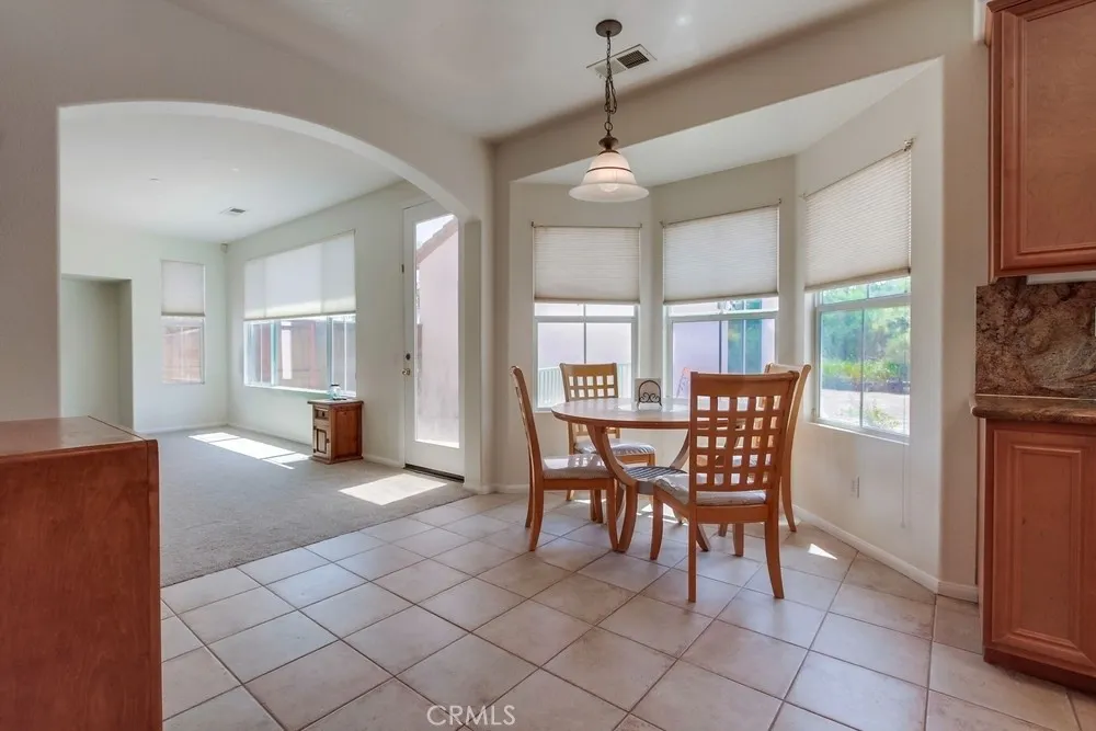 https://cdn.realtyfeed.com/cdn/127/306516925/cf2e90521e02967b95253e9e3b3fd905.webp
