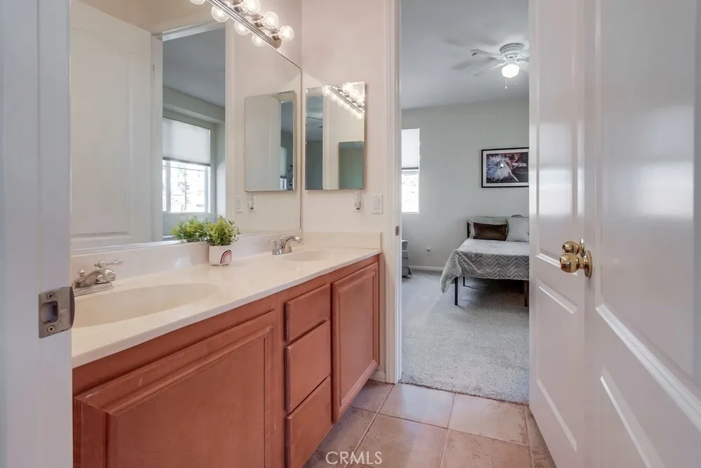 https://cdn.realtyfeed.com/cdn/127/306516925/d16497f3dc3e76d1bee4ecff2224eaff.webp