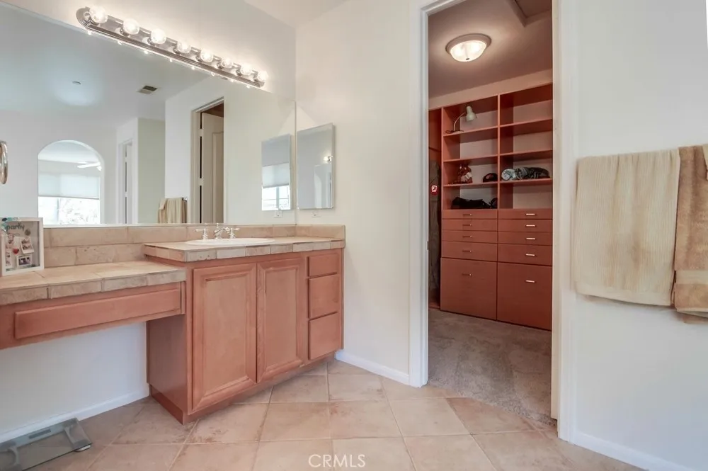 https://cdn.realtyfeed.com/cdn/127/306516925/d94adb80e0c742df88aee6bb48e39560.webp