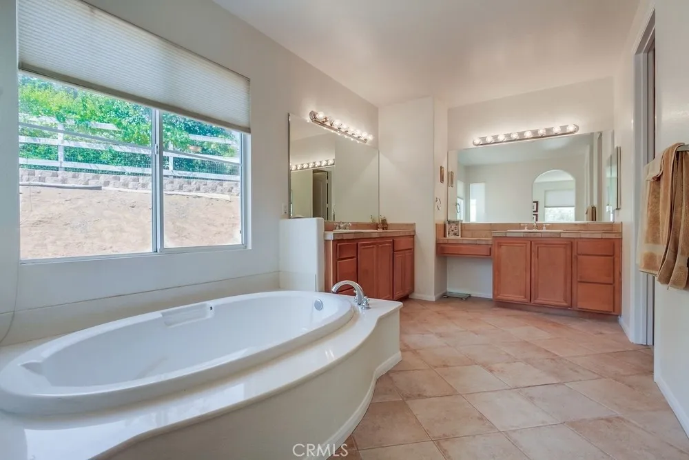 https://cdn.realtyfeed.com/cdn/127/306516925/e72185a6e4cb0ac775c92d3139017299.webp
