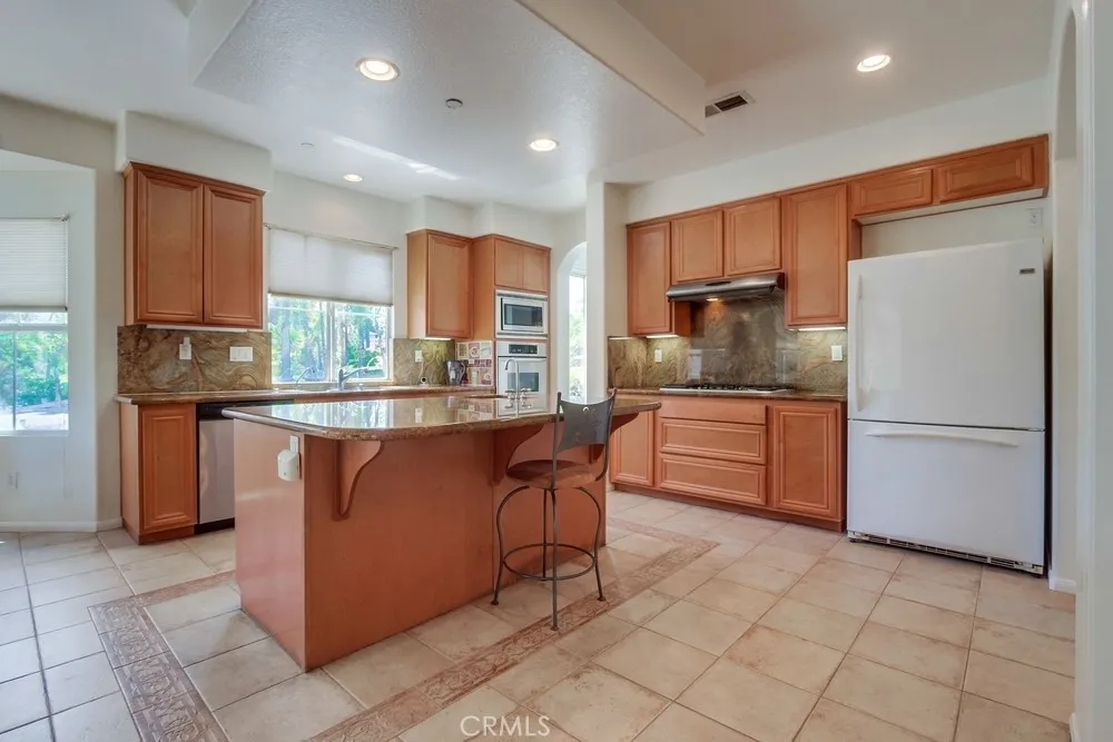https://cdn.realtyfeed.com/cdn/127/306516925/ee53357fbef751b1fc004a8913e6a58e.webp