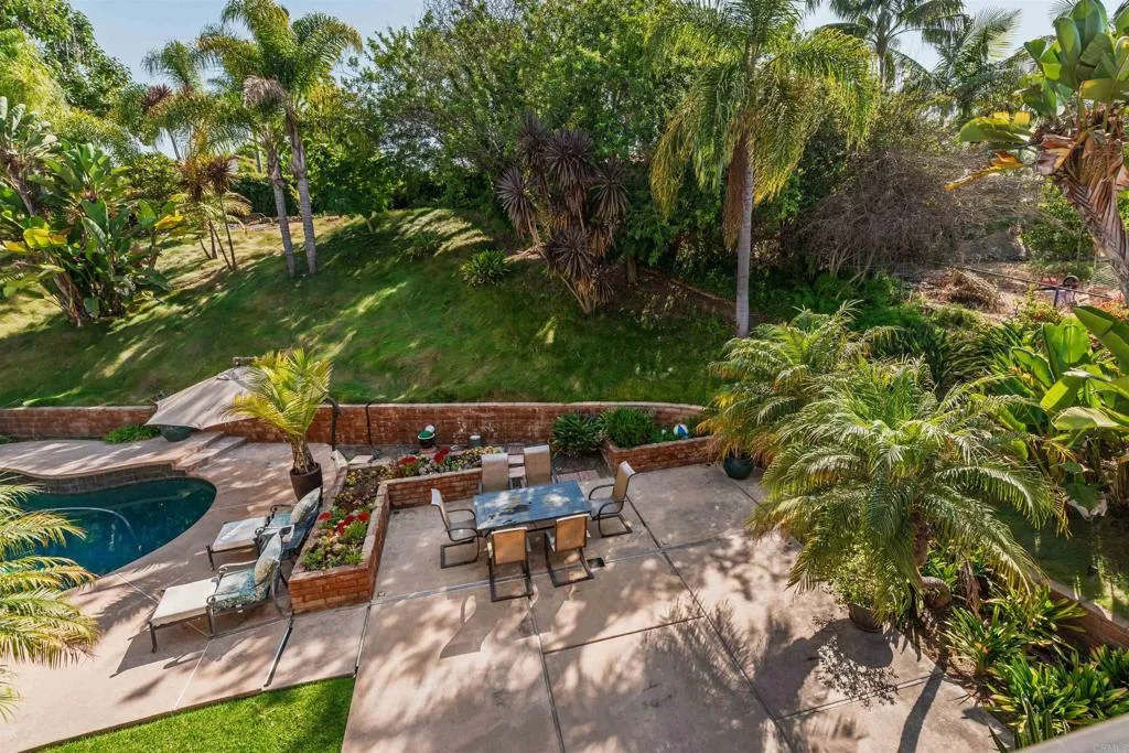https://cdn.realtyfeed.com/cdn/127/306516928/0fa257e5121b46b63ceb970da74677b5.webp