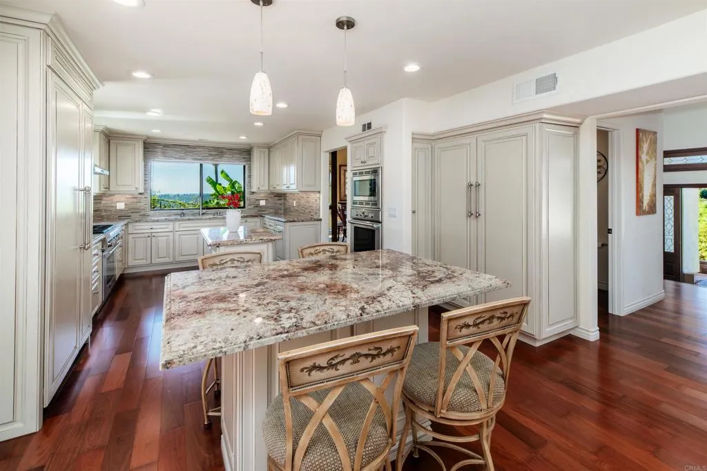 https://cdn.realtyfeed.com/cdn/127/306516928/7a10eff23db74dc8f4612957d72d1c26.webp