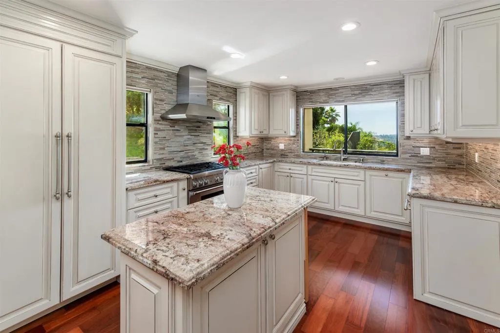 https://cdn.realtyfeed.com/cdn/127/306516928/e8aac6e9c538023bb71706275c2fc489.webp
