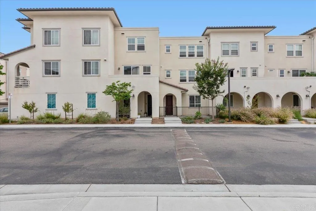 MLS: PTP2506129 Condo For Sale