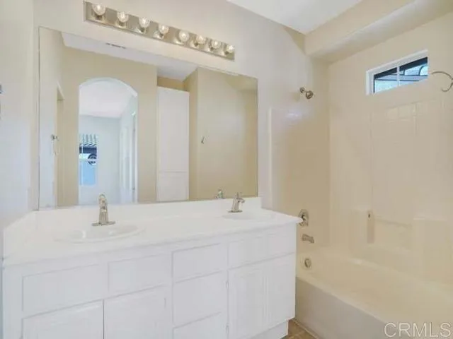 Photo #10: PTP2506131 Listing: Photo #10