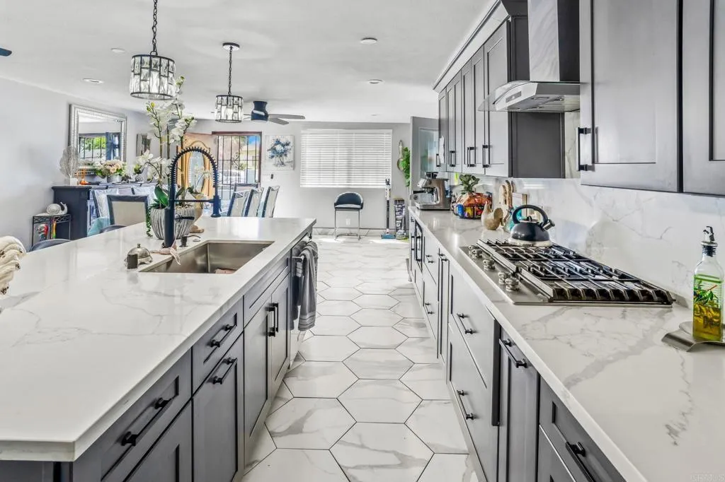 https://cdn.realtyfeed.com/cdn/127/306517094/8cac003e65630b8e74ea0cd64ab7dcba.webp
