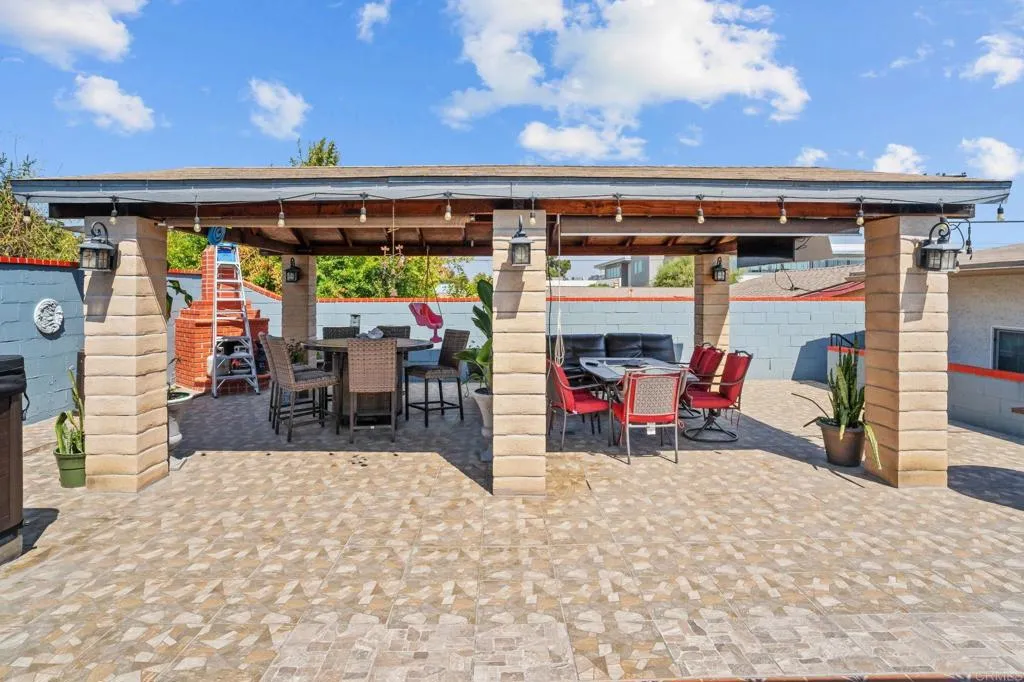 https://cdn.realtyfeed.com/cdn/127/306517094/a3373a3382fb39854d54b2e4fc1984de.webp