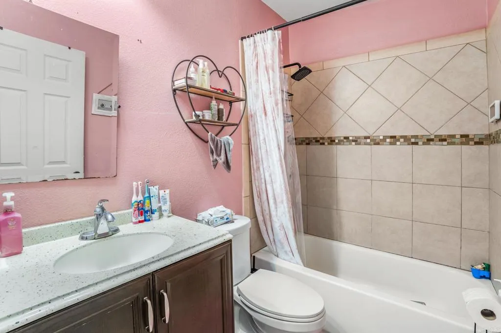 https://cdn.realtyfeed.com/cdn/127/306517094/b35d066125fbbc75f866de7e54bbf0e0.webp
