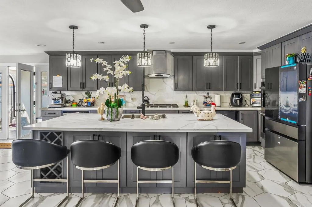 https://cdn.realtyfeed.com/cdn/127/306517094/db8bd98175f71d5afe7b1d63e58bf8f2.webp