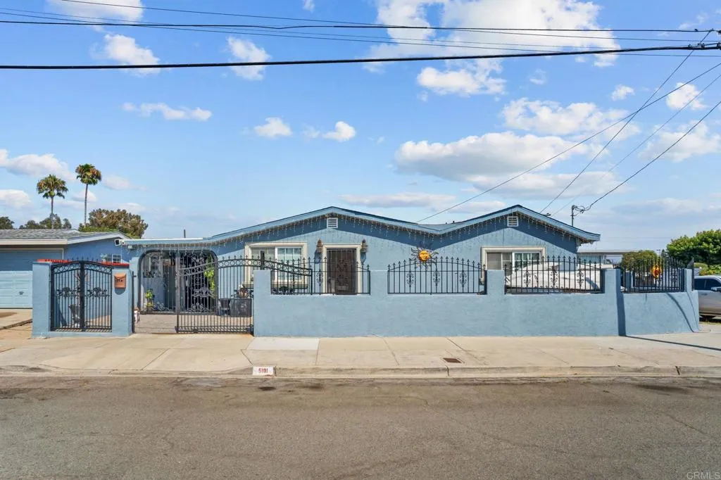 https://cdn.realtyfeed.com/cdn/127/306517094/f7f655d0237354d7ffc64e0e607210d7.webp