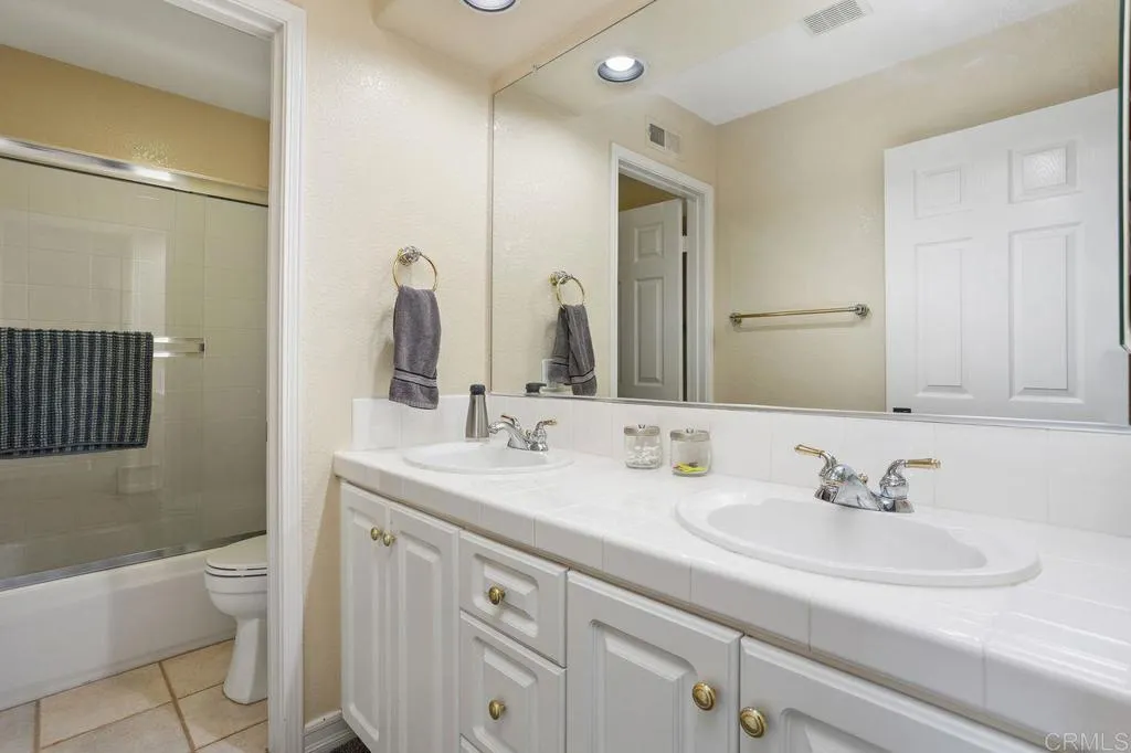 https://cdn.realtyfeed.com/cdn/127/306517117/530402ed87d56137459a04b6ef6f75fd.webp