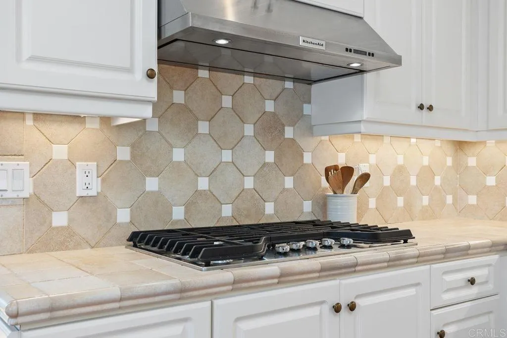 https://cdn.realtyfeed.com/cdn/127/306517117/e3f5a723e39dff06b205007953101a06.webp