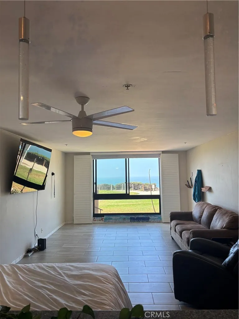 https://cdn.realtyfeed.com/cdn/127/306517187/459b4ebe0e384d9e46b84c045fa29563.webp