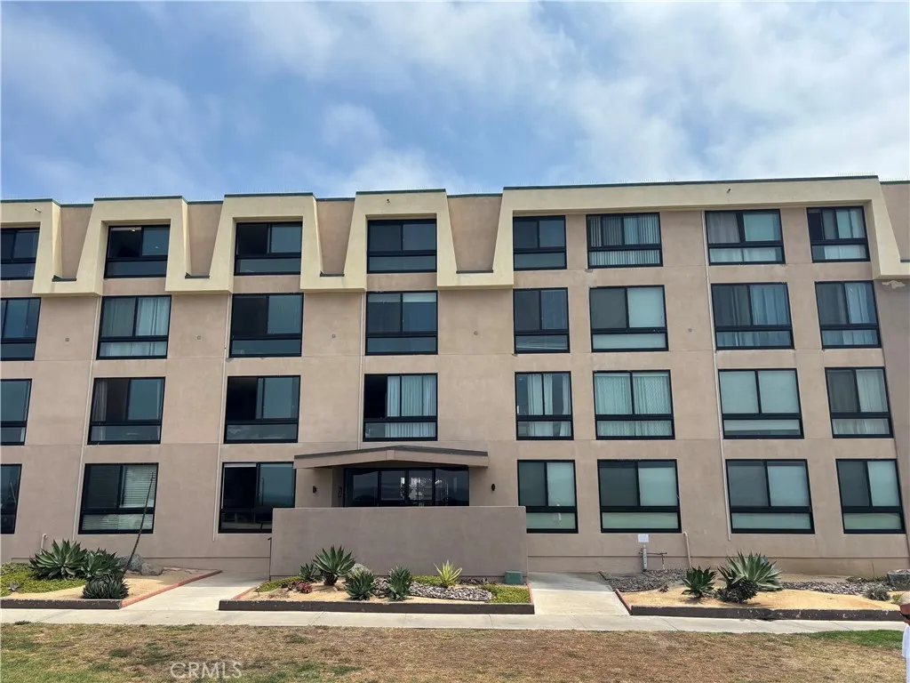 https://cdn.realtyfeed.com/cdn/127/306517187/869158b4c24ab263431e7d9913bce8cb.webp