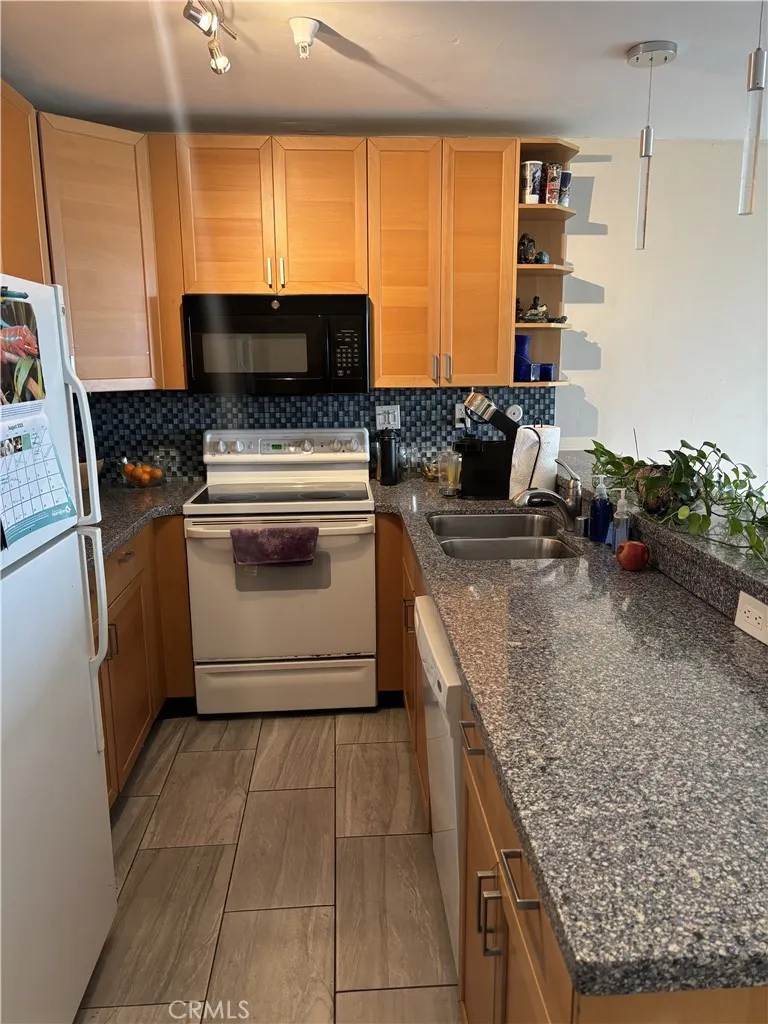 https://cdn.realtyfeed.com/cdn/127/306517187/b850450e2810f1f4ae92660d35b818c9.webp