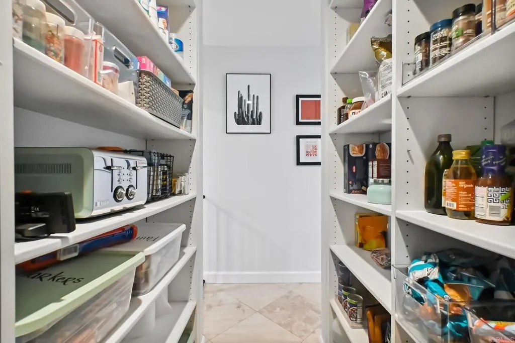 https://cdn.realtyfeed.com/cdn/127/306517195/3df6f47221f4227515f8c99533367ecf.webp