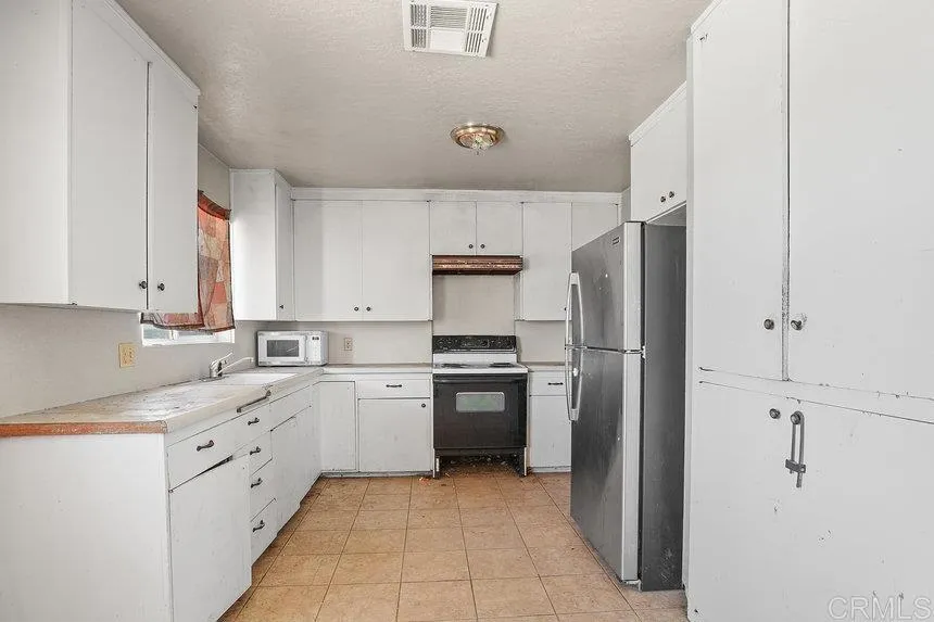 https://cdn.realtyfeed.com/cdn/127/306517223/c5637d90a395660b4940856dd94d176d.webp