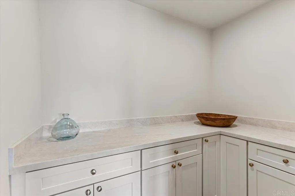 https://cdn.realtyfeed.com/cdn/127/306517309/95cdb63034130fa35891c18f2348c2d6.webp