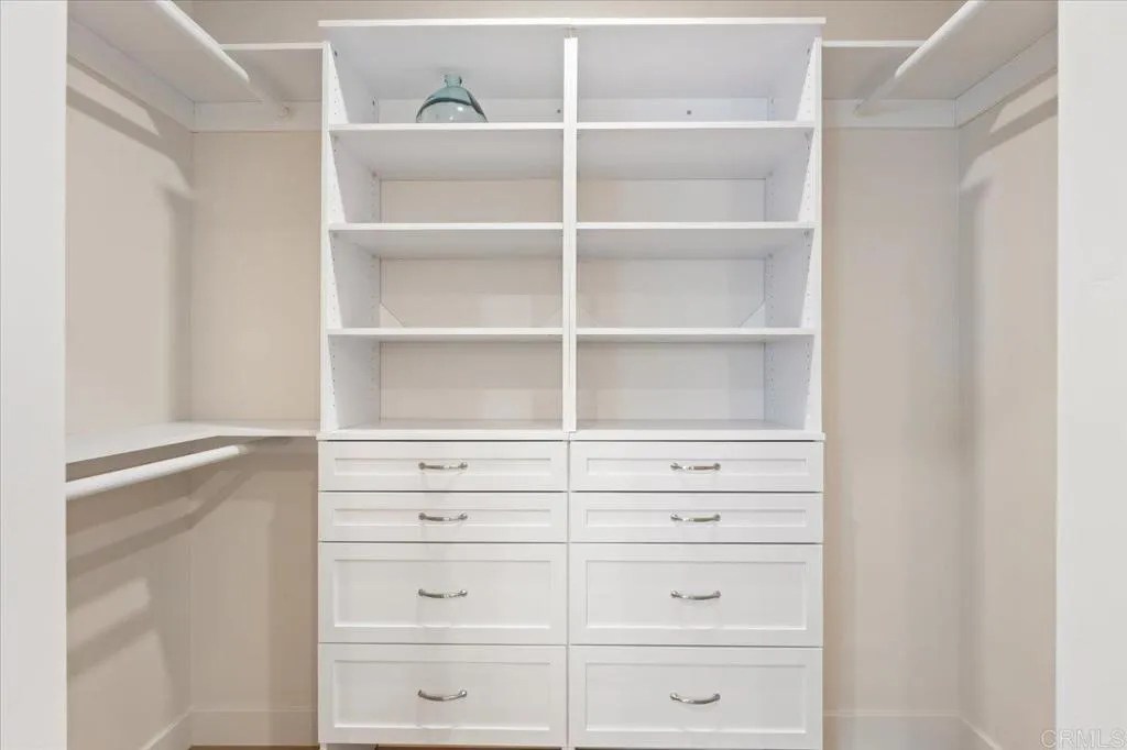 https://cdn.realtyfeed.com/cdn/127/306517309/d1e1febc95de7889538e516b88c050d6.webp