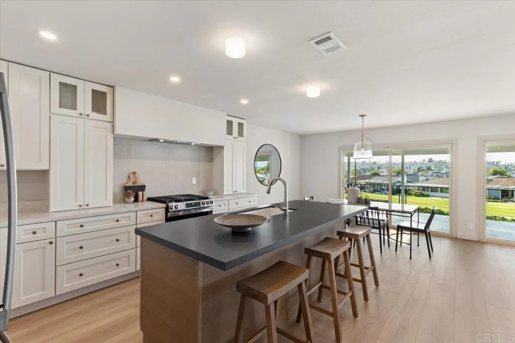 https://cdn.realtyfeed.com/cdn/127/306517309/d468fa2ba0fde58f2913566437e5f60b.webp