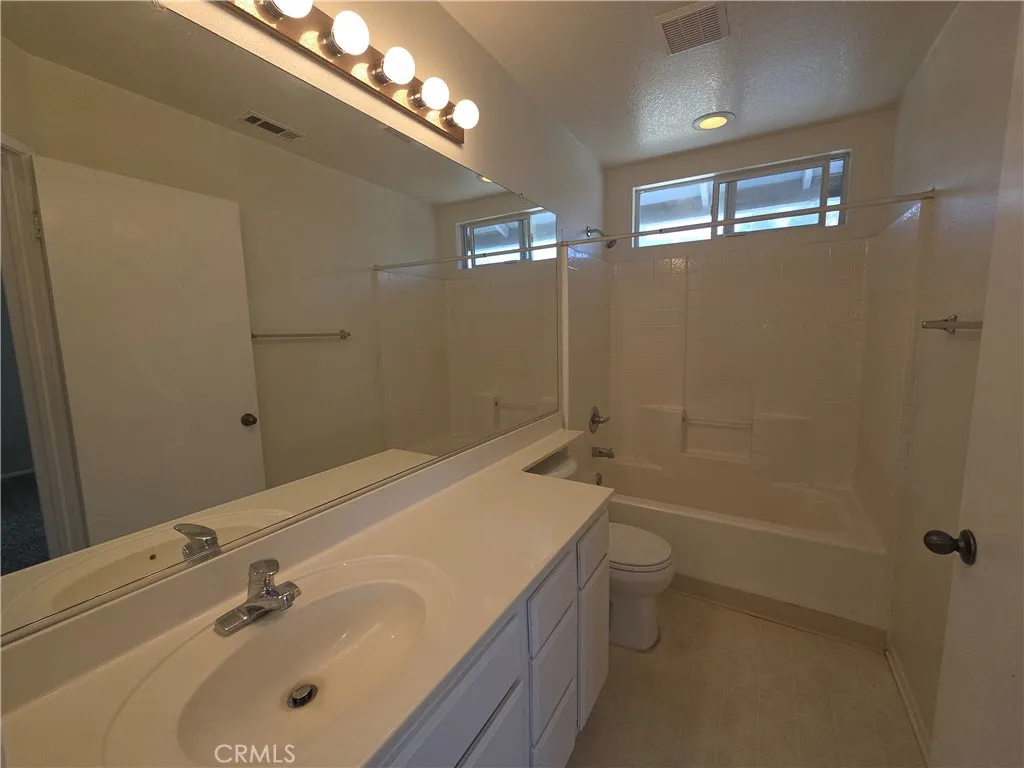 https://cdn.realtyfeed.com/cdn/127/306517330/091f1dc5e0deeac9fecfdea63c1676f6.webp