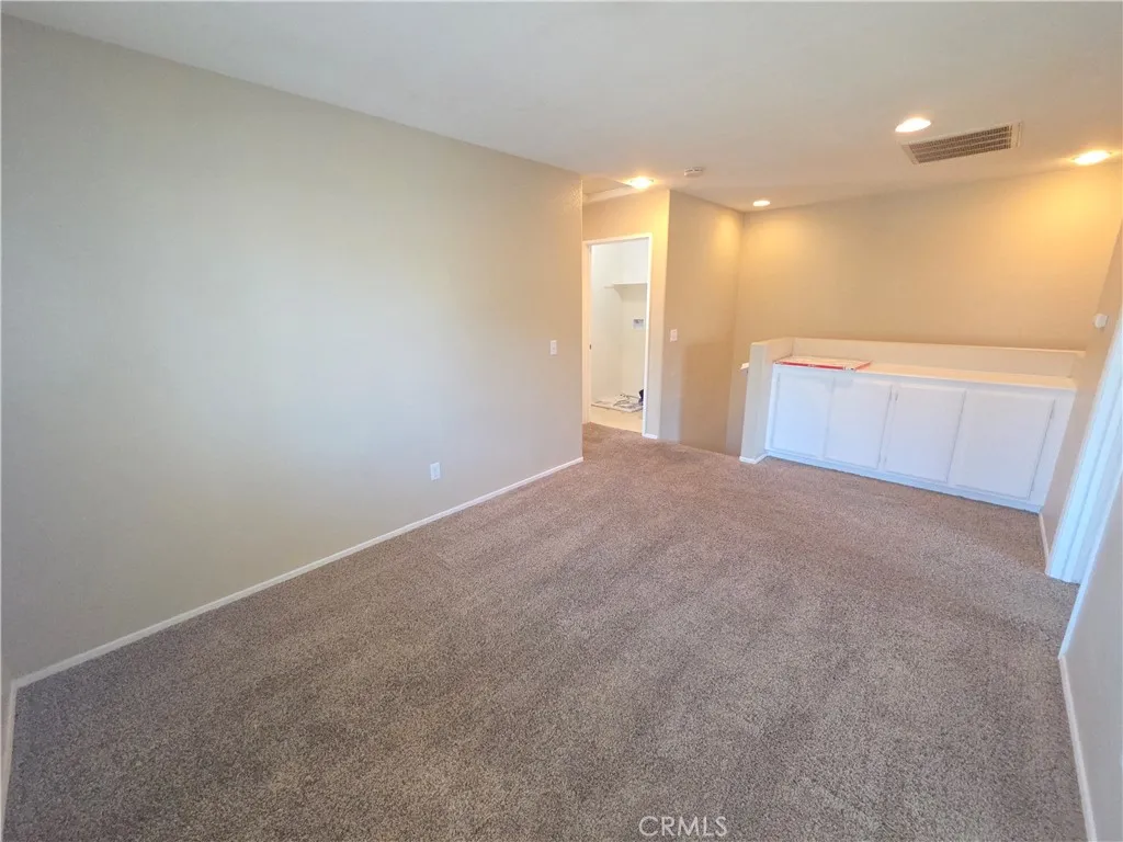 https://cdn.realtyfeed.com/cdn/127/306517330/73b446934b7c98778fe7c049755a4f21.webp