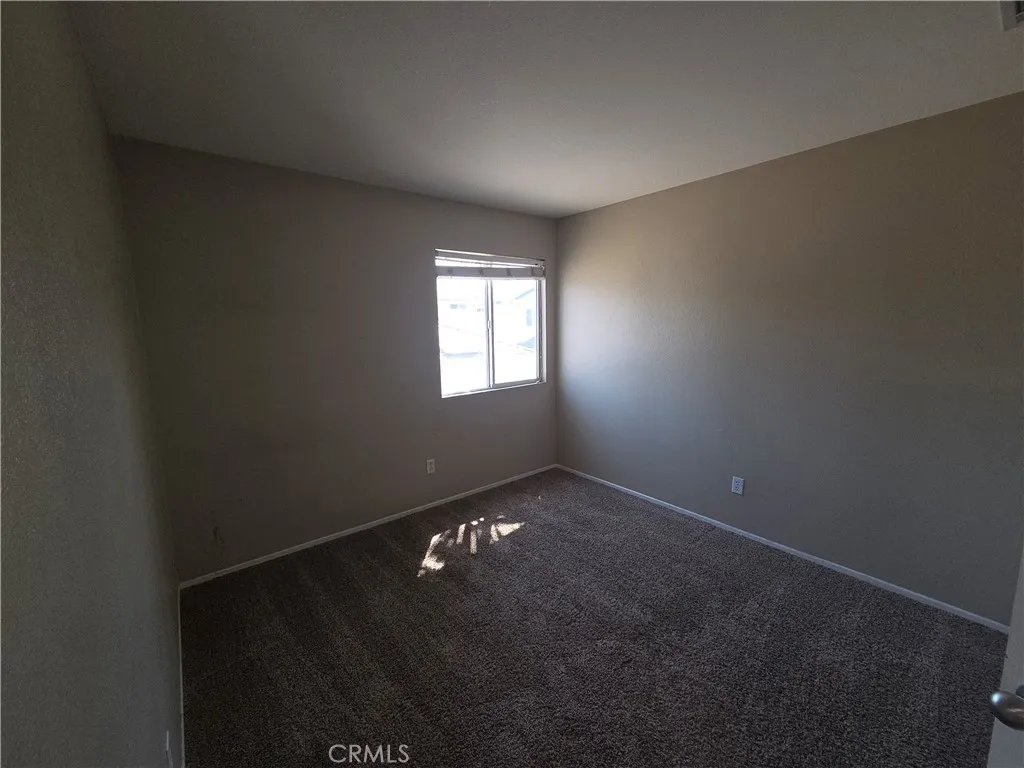 https://cdn.realtyfeed.com/cdn/127/306517330/85d5e9c45b830f700bcc068d6c3c07e9.webp