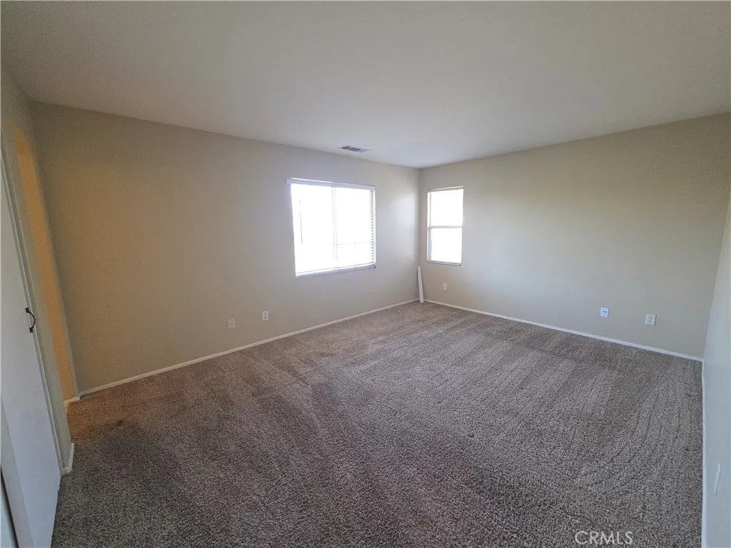 https://cdn.realtyfeed.com/cdn/127/306517330/95c010da9dc15c1e15cf842472cb573f.webp