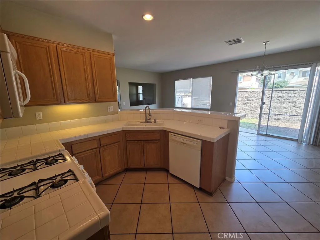 https://cdn.realtyfeed.com/cdn/127/306517330/c2a293df5ede981f1a87bdaa70c8389c.webp